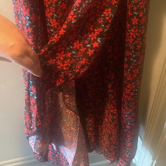 Red flower faux wrap dress - Picture 4 of 5